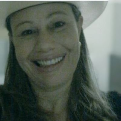 “A vida é 10% do que acontece comigo e 90% de como eu reajo a isso.”
Orquideofilia, olericultura!
Moro no mato, literalmente! 🌴🪴🐆🐕🐎🐄🐓🦜🐈⬛🪴🌴