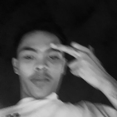 itsyotikk's profile picture. 卍