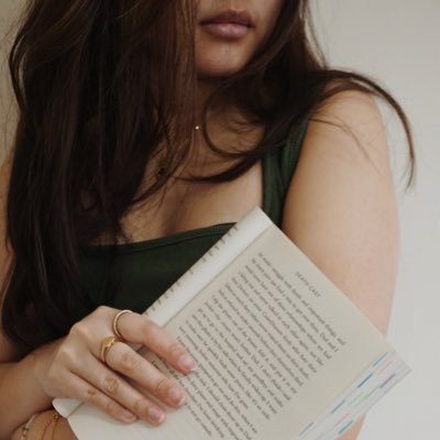 Novelstorian's profile picture. 📍London | IG: @novelstorian