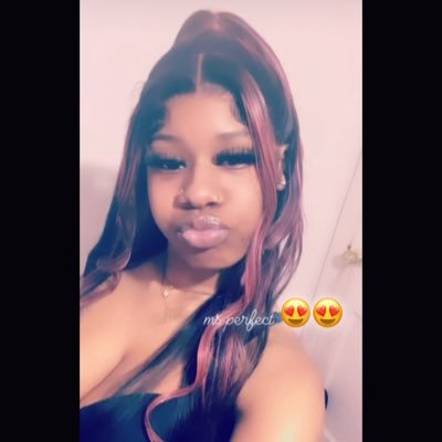 follow my ig @lay222bae 😘