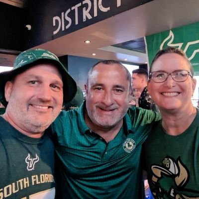 Proud Bull dad and USF alum;
Season Ticket holder since 1997;
Alumni life member #2488;
Bulls on Parade Tailgate;
#USFTwitterHerd