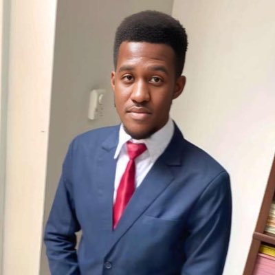 Politiques | Relations Internationales | Droit | Football | Musique 🎸| activiste politique | Citoyen engagé |Patriote🇭🇹| (Tripè pafwa).