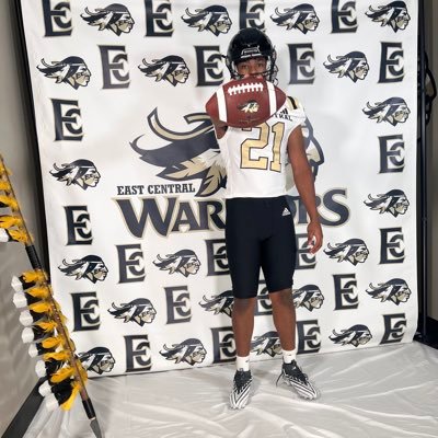 Newton high school 🏈 3.0 GPA 6’3 225LBs CO’ 24 OLB @eccc_football NCAA ID# 2310145866