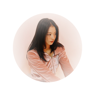 Nirnyata ╱ 2000 : Aktris wanita dibawah naungan Pledis Entertainment, kesayangan flover yang memiliki paras lugu dan menggemaskan. Namanya adalah Lee Nagyung ♡