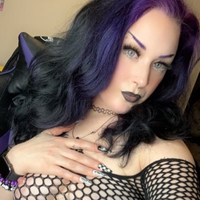 🖤$10 DM FEE🖤 $50 UNBLOCK 🖤 Financial Goth Goddess; here to destroy your wallet & turn your brain to mush ⛓️Hardkinks/BDSM⛓️