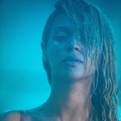 XSenadora's profile picture. 