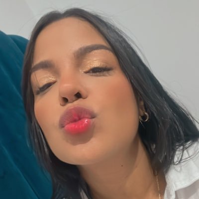 Comunicadora social. Mi único amor: Dios.