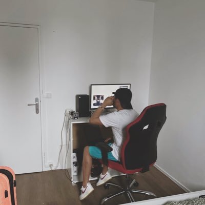 eduardoger81582's profile picture. 