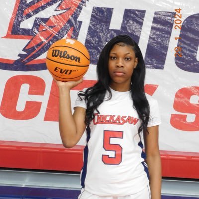 Chickasaw High school 📚 | senior year 12th 👩🏾‍🎓| 5’11 | center power forward | 2.4 GPA 📍|