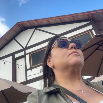 Periodista • Locutora • Puedo prometer ser sincero, pero no ser imparcial - Goethe