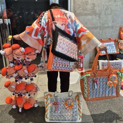 Jinro89's profile picture. Some 🇰🇷 guy lives in OC California.
Hololive - 🐔💎🎼
한국어/English
