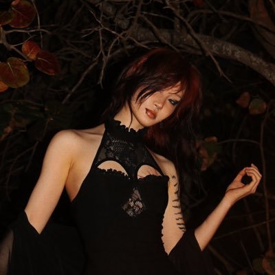 mothsmutiny's profile picture. — taboo topics and imagery. viewers discretion is advised. 20+