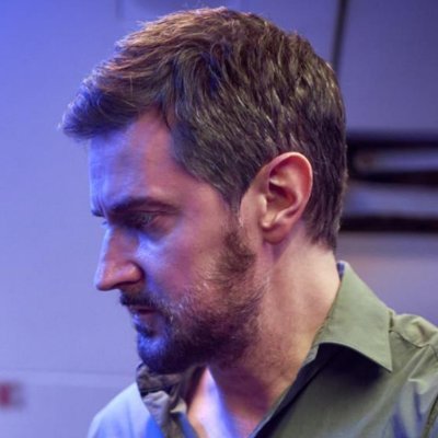 FAN PAGE for the actor Richard Armitage. Providing news, info and real time updates. We are in NO way associated to RA. Thanks for following us. 🤗