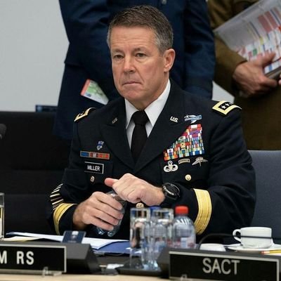 Am Austin Scott the general army commander of u s 
and still an investor for Bianca and BTC Etc