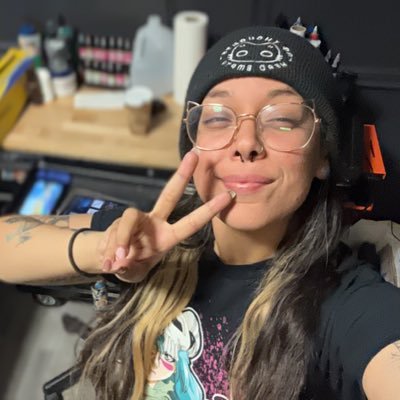 CasayNook's profile picture. 27 🍥 | NYC 📍| ANIME TATTOO ARTIST & twitch affiliate ✨