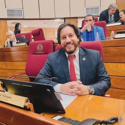 Senador de la Nación, Abogado y Docente Universitario. Miembro fundador e integrante de #Yocreo 💪