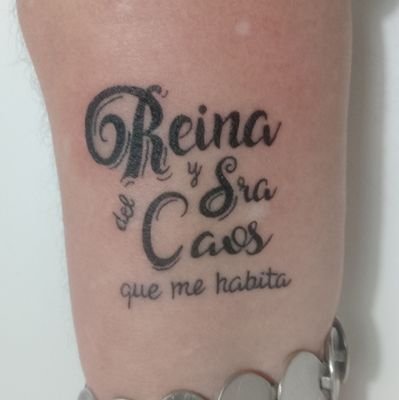 Reina y señora del caos que me habita