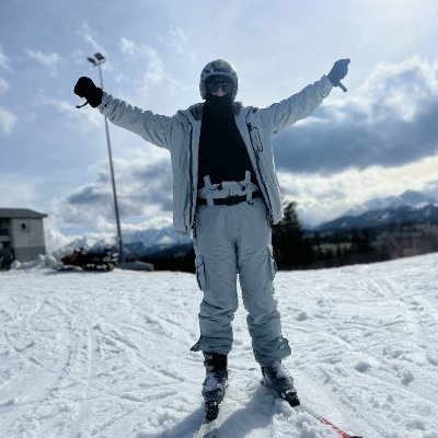 Polski_Trader's profile picture. Lubię #krypto 💵, prowadzę agencję marketingową 🧑‍💻i pracuję w @revolut (SME). No i “w wolnym czasie” jestem iluzjonistą ✨