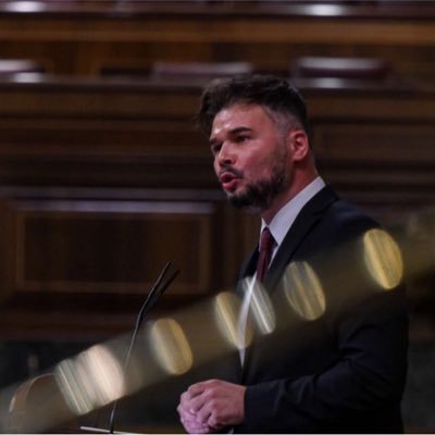 Uno más. Portavoz de Esquerra en el Congreso. Para todos todo, para nosotros nada.  Instagram: https://t.co/EIfG2iwhMG  TikTok: @gabrielrufian