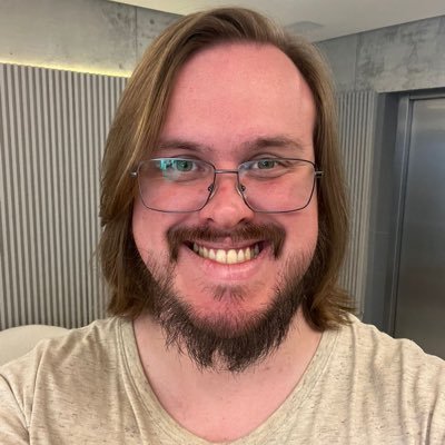 Sou cristão, formado em Sistemas de Informação e Analista de Sistemas. Cristão, crente na bíblia e somente.