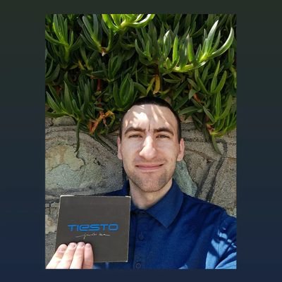 emrenetnet's profile picture. 