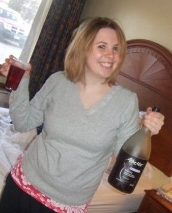 Nicolavjv's profile picture. I enjoy listening to country music and some rock.