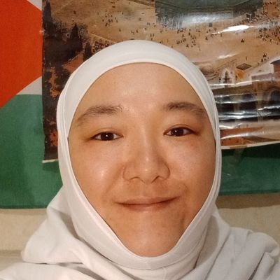 I am Eun Jeong Stéphanie, à reverted Muslim.