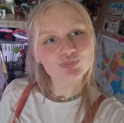 Hey Sisters 🧚‍♀️
Peace stan 🥳