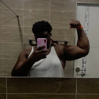 B+ D-Tackle, Nose-Tackle at HHS and VHS. |5’10ft tall, 274lbs| Bench 265lbs| Squat 405lbs| Deadlift 375lbs| 5.87s 40 yard dash| IG:kv4l.mb (Athlete):kv4l.szn