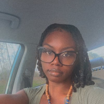 |28|AU ALUMNA 💛💙|Biology(Pre-Health) Major🧬|1922 🐩 |YBYSAIA 🐢|11.14 ♏️| spiritual-ish 🔮|🏳️‍🌈| artist 👩🏾‍🎨|