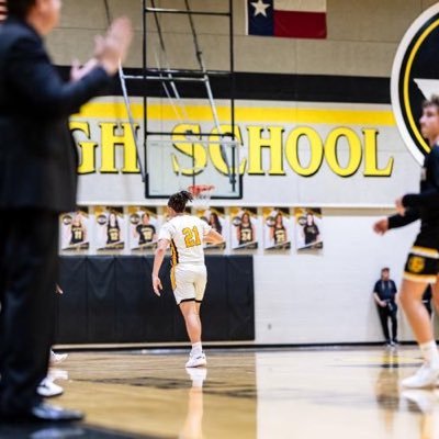 Class 2027
CHS
F.O.T.Y
Big guard
6’2 
Hoop society 2027