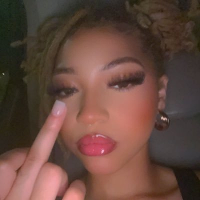 sweeter than 🍯. pv 🐾 // insta:: maariaahj_ “friend? bitch, I said you bad”