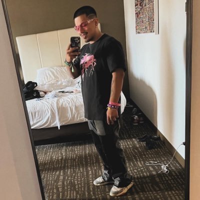 Prrplx_'s profile picture. 