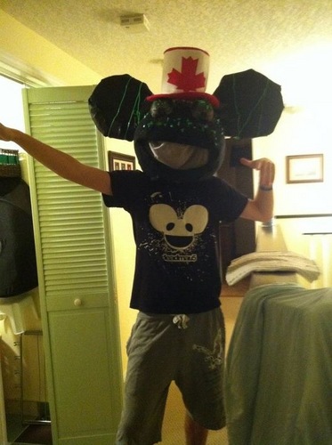 sugaboie's profile picture. I play lots of sports. Love daft Punk, deadmau5, digitalism and skrillex on occasion. Love to board of any kind and can guarantee u a smile on ur face =D