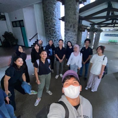 balesukabelajar's profile picture. https://t.co/gTu6rb4pUe | random acc | “the brightest star shines on the darkest night”