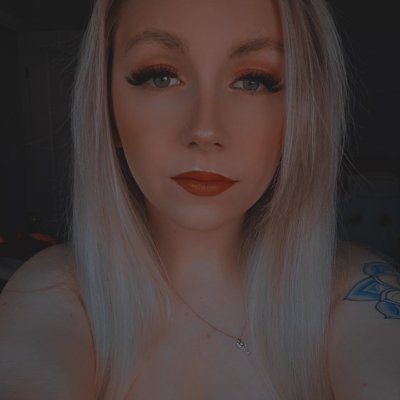 26, mother of two children ❤️❤️ 
New streamer, 
All my socials are in my linktree