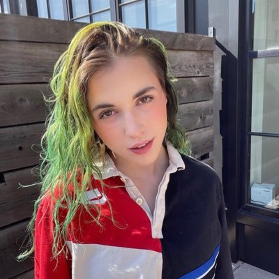 SarahTihil42204's profile picture. I’m single no kids