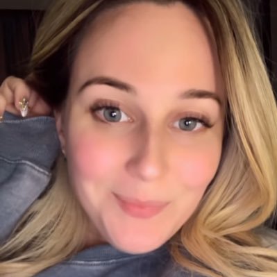 levecque72's profile picture. 