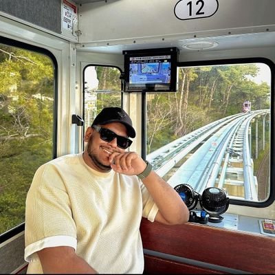 XtipsLinu36384's profile picture. 