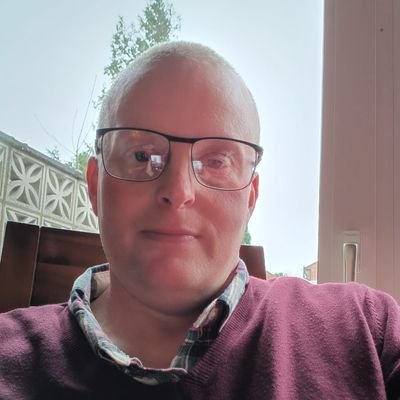 lover of all things cricket scoring & Stats, Rugby ,Golf ,Racing. Supporter of Notts cc ,Gloucestershire cc and
Gloucester Rugby