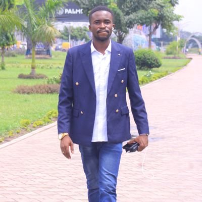Congolais de père🇨🇩 et de mère🇨🇩. ingénieur en sciences informatiques 🖥️🔌💻⌨️🖨️.