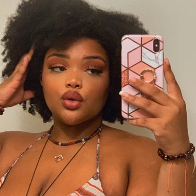 fatgirlbuddha's profile picture. divine goddess ✨ 
sapiosexaul 🧠
Taste the rainbow 🌈 👅💦