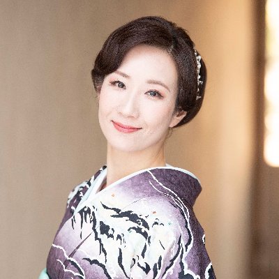椎名佐千子です！4月17日（しいなの日）に新曲「いごっそ海流」を発売いたします♪
応援よろしくお願いします♡