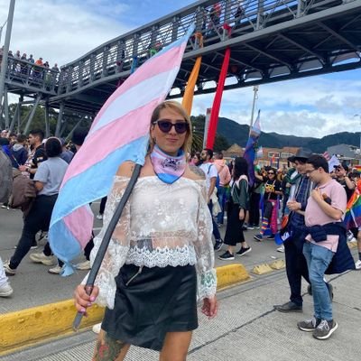 Travesti, Artivista y defensora de DDHH, Directora de SOMOS LA DISIDENCIA, Ex candidata al Concejo de Bogotá por @fzciudadana, Ciclista urbana, A.C.A.B, 420.