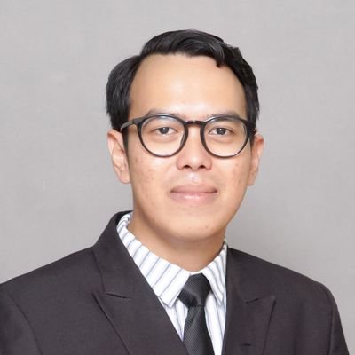利润，简单的，公平的。
Managing Partner at AAKP Law Firm;
Director at PT AAKP Pharmacy Nutrition Indonesia;
Director at PT ABRP Multi Trade Indonesia.