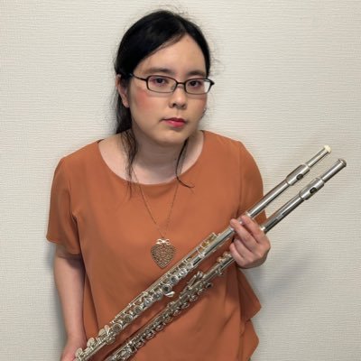 フルート奏者（JAZZ好き）乗り物とメカ、危険予知、音楽を愛する者。お仕事依頼や問合せDMからどうぞ。知育玩具、菓子玩具、児童向け図書類、防災、防犯、第一級小型船舶操縦士、DPA3級ドローン操縦士、水中ドローン安全潜航操縦士、第一級普通車免許（MT）、SC（サイエンスコミュニケーター）、読書、調査、研究、執筆好き