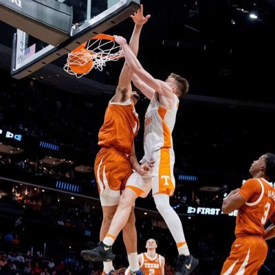 avid myteam player and vols fan, 99% of my tweets are about those 2 things. #letthatbihfly