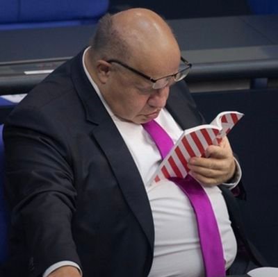 TomNo23's profile picture. European. Trash TV is life; politics too, yet less entertaining. ESC🌈 is passion. Homebase: Salzburg 🇦🇹🇪🇺