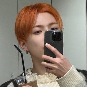 send me hongjoong pictures thanks 😊