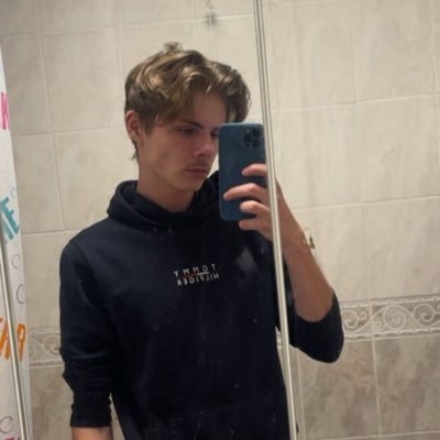 teenladuk Profile Picture